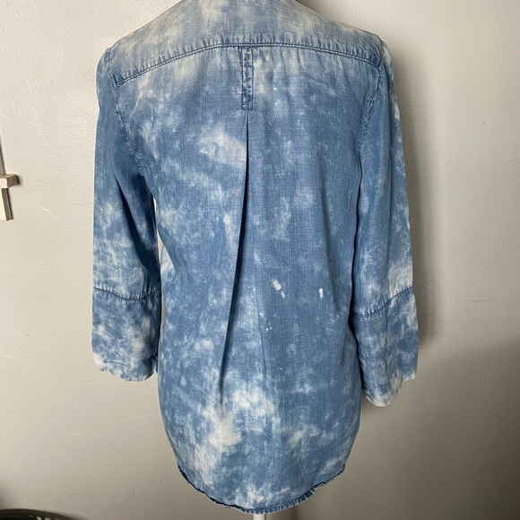 Cloth & Stone Acid Wash Chambray Shirt Size XS - Picture 6 of 9